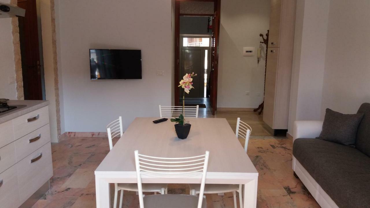 Relax Due Passi Dal Mare Apartamento Spadafora Exterior foto